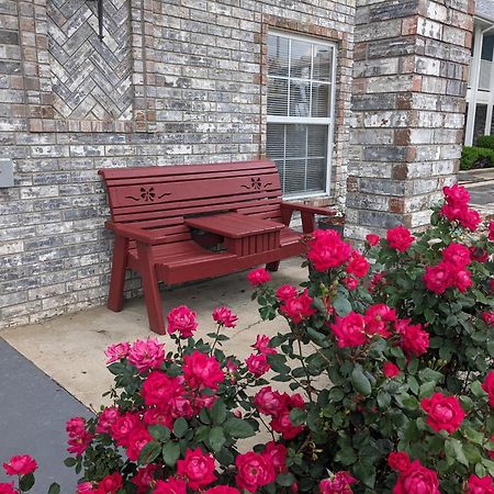 Dutton Inn Branson Exterior photo